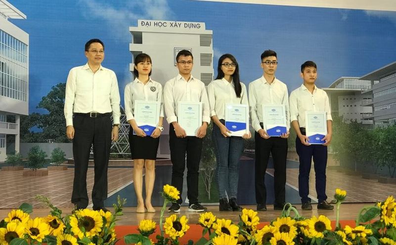 Awarding “Zamil Steel” scholarships for students of NUCE for 2018