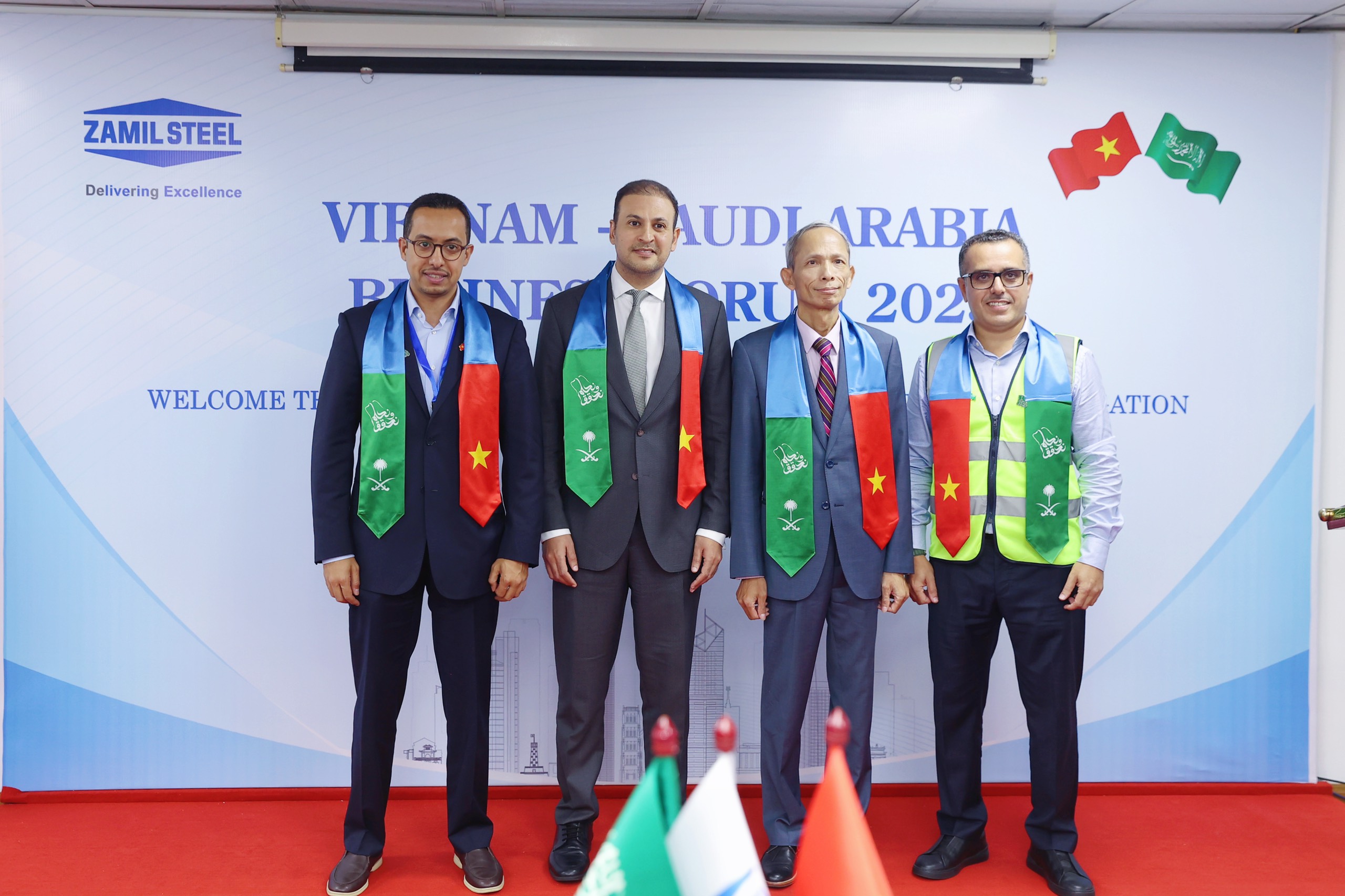 Ambassador of KSA to Vietnam, Ambassador of Vietnam to KSA, Delegation Head and Mr Nawaf Al Zamil